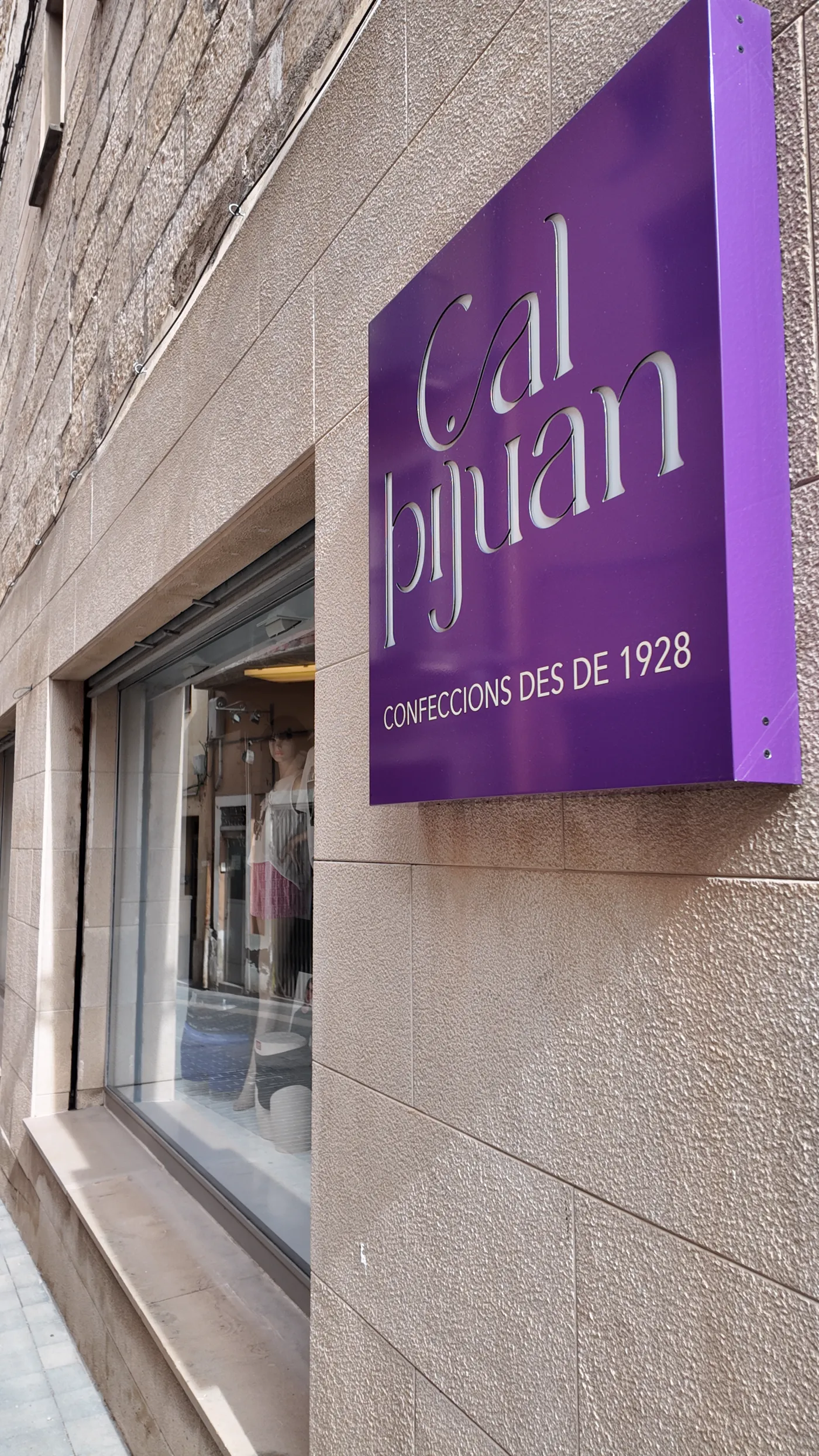 Confeccions Pijuan — Moda i Complements
