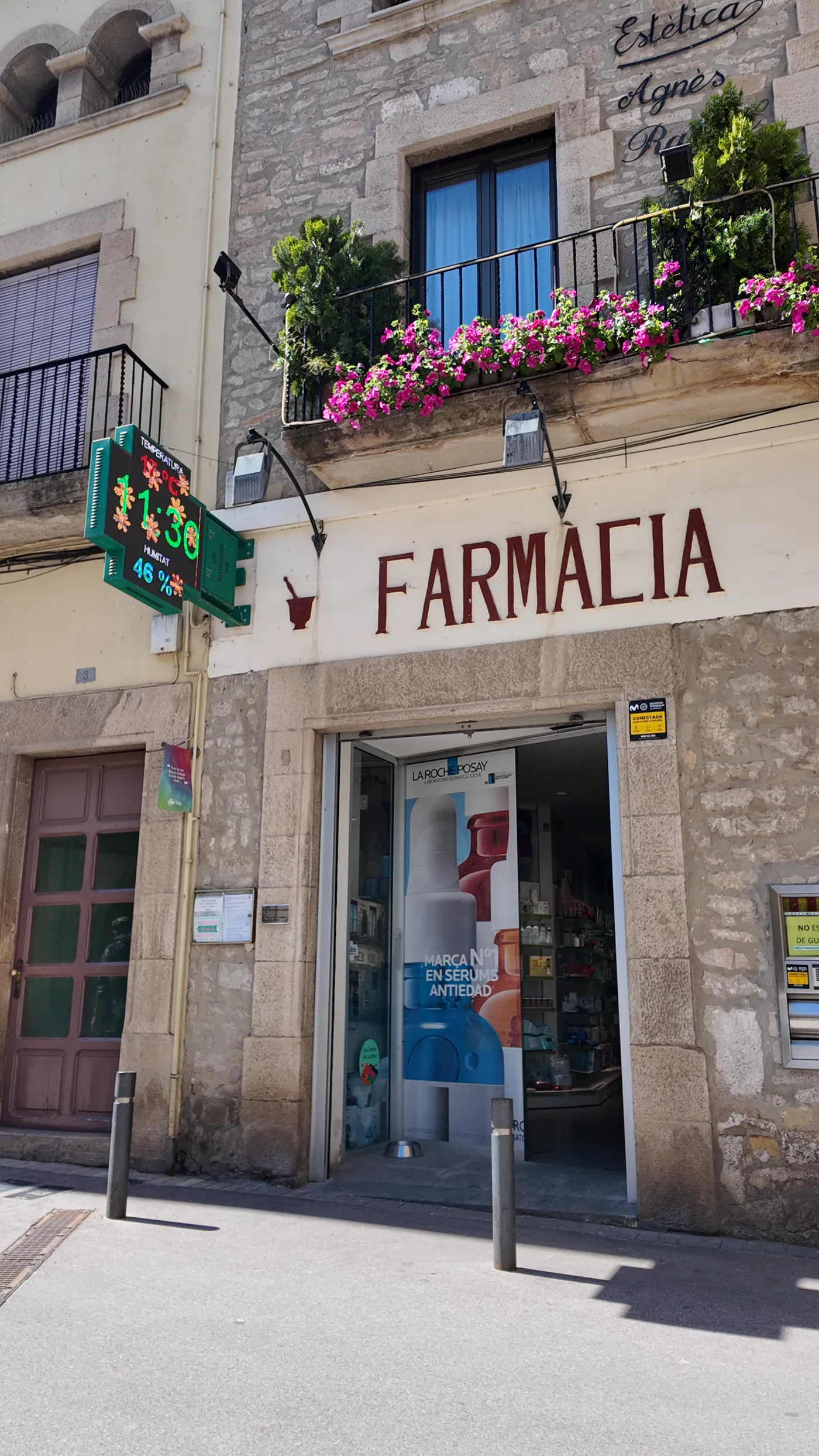 Farmàcia Niubó — Salut, Farmàcia i Òptica