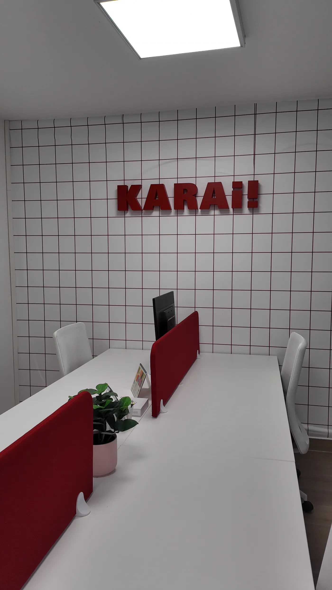 Agència KARAi! — foto 2