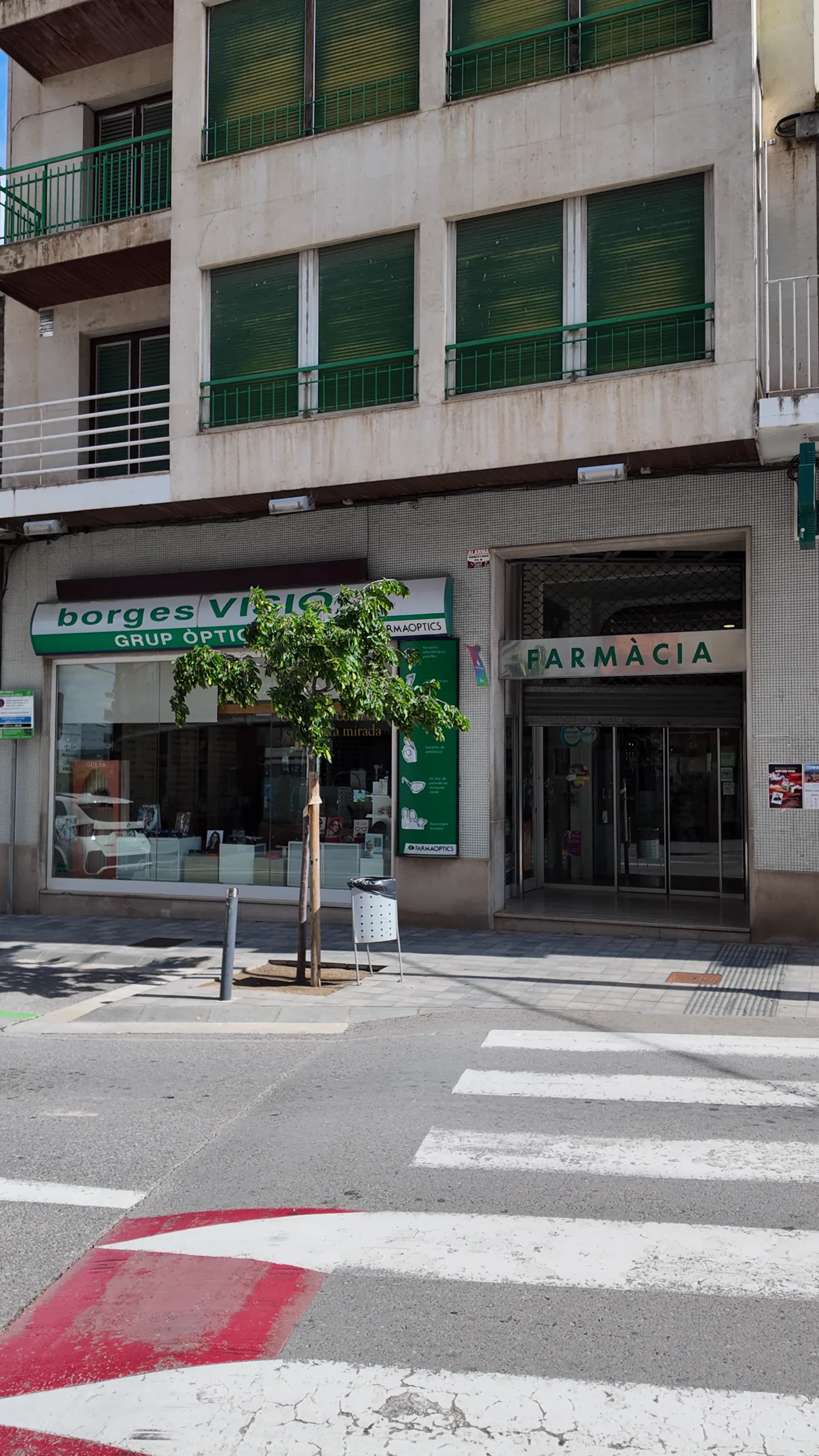 Farmàcia i Òptica Riu-Pelegrí — Salut, Farmàcia i Òptica